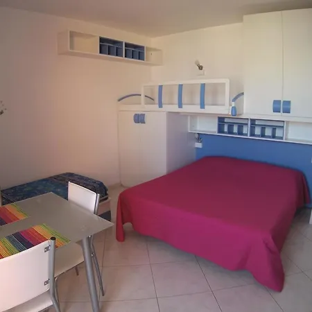Athena Appartamenti Castro Alojamento de Acomodação e Pequeno-almoço 3*