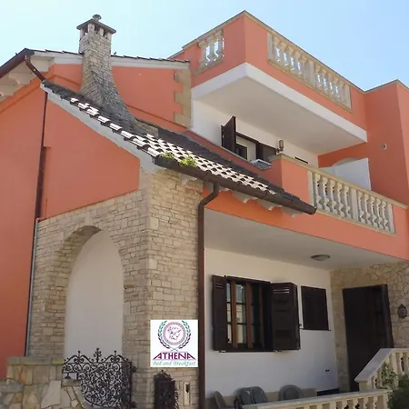 Athena Appartamenti Castro לינה וארוחת בוקר