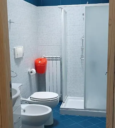 לינה וארוחת בוקר Athena Castro 3*