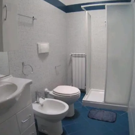 לינה וארוחת בוקר Athena Castro